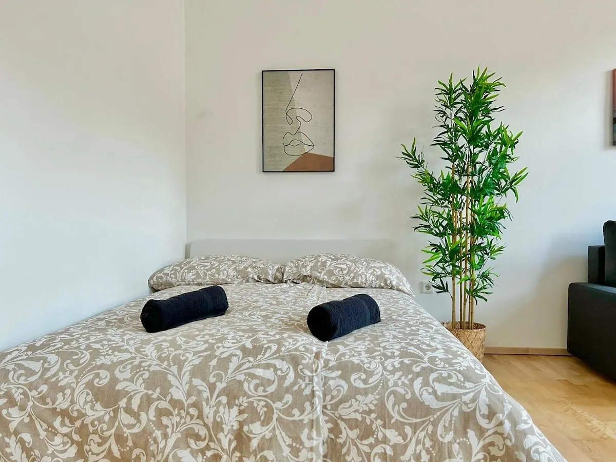 Long Term Stylish Apartment With Free Parking ウィーン