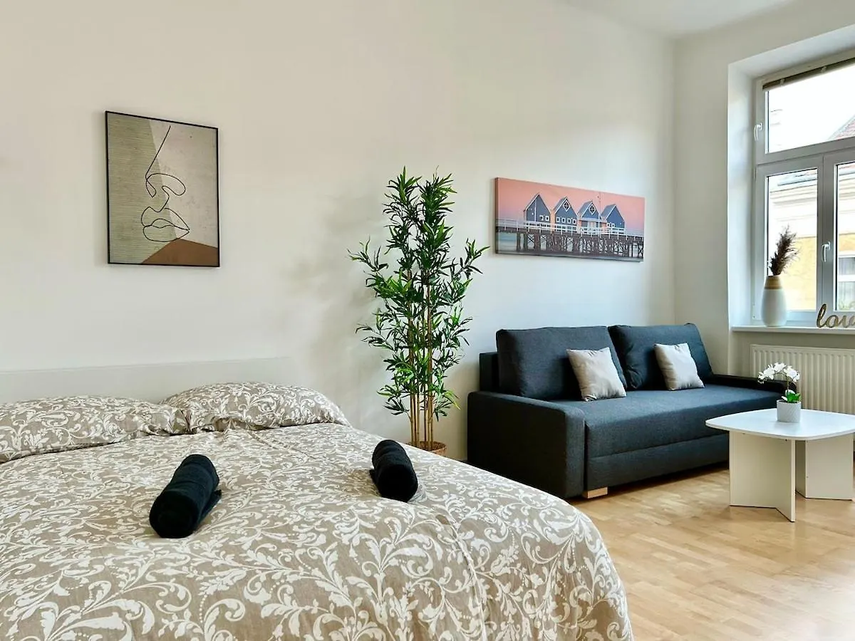 Long Term Stylish Apartment With Free Parking ウィーン